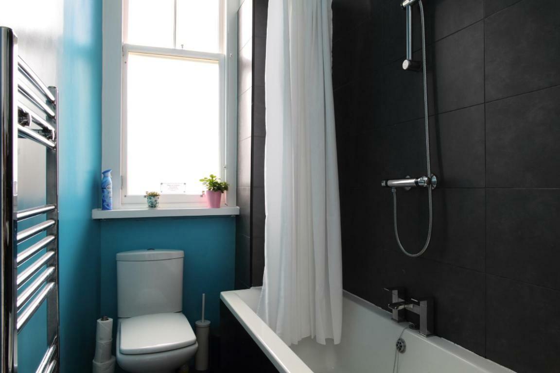 Comiston Road - Welcoming 2 Bedroom Apartment-close To City Centre Appartement Édimbourg